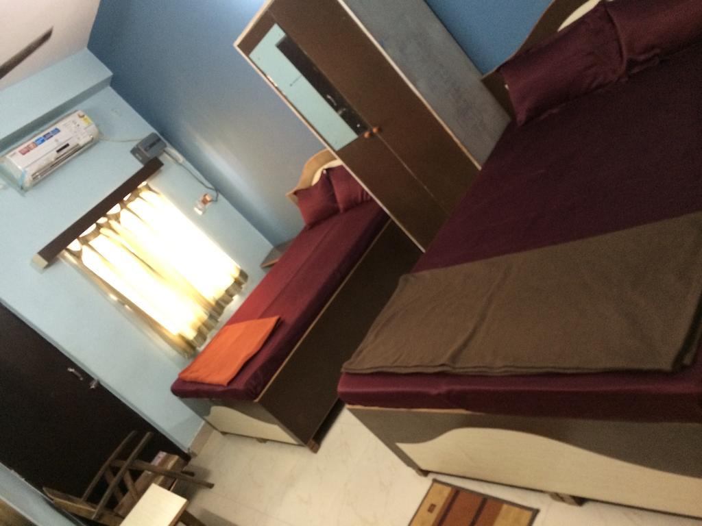 Hotel Pragya International Varanasi Room photo
