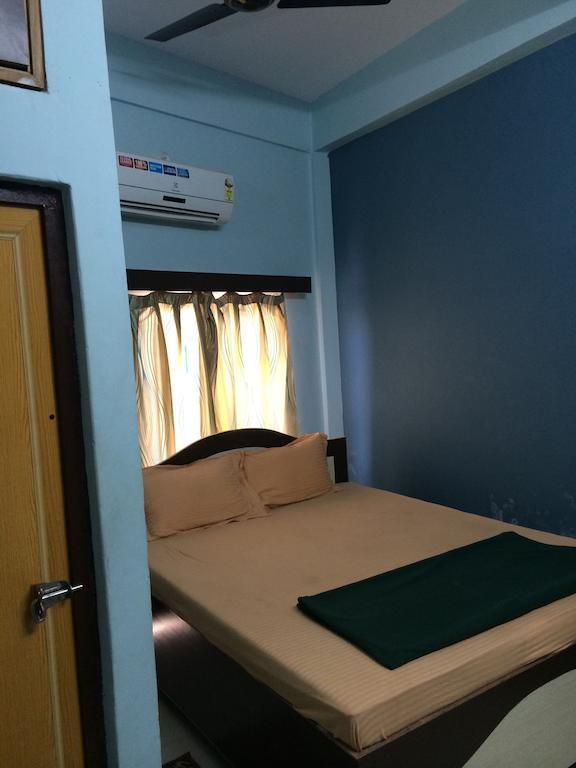 Hotel Pragya International Varanasi Room photo